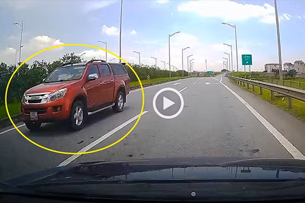 Clip Isuzu D-max chay nguoc chieu cao toc Ha Noi - Thai Nguyen