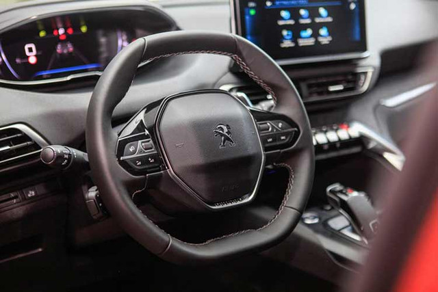 Đại lý giảm giá gần 140 triệu đồng cho xe Peugeot 3008 - Hình 2 Dai ly giam gia gan 140 trieu dong cho xe Peugeot 3008-Hinh-2