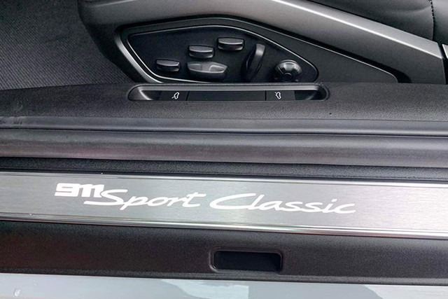 Porsche 911 Sport Classic hon 20 ty cua 