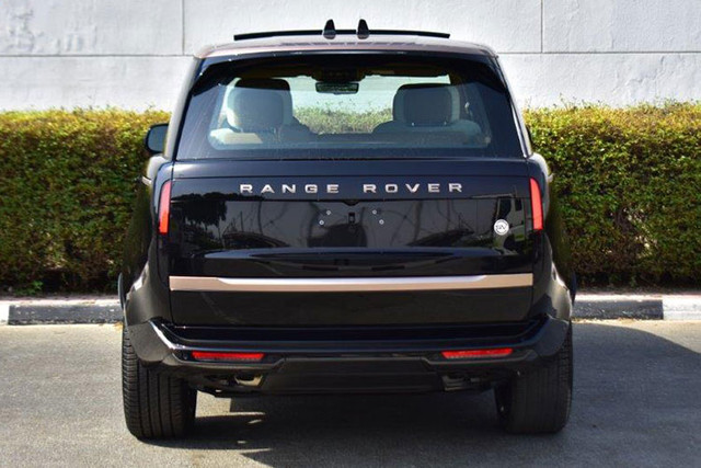 Xem Range Rover SV 2023 giá gần 24 tỷ đồng về Việt Nam - Hình 3 Xem Range Rover SV 2023 gia gan 24 ty dong ve Viet Nam-Hinh-3