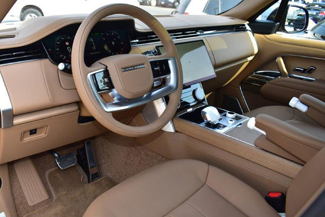 Xem Range Rover SV 2023 giá gần 24 tỷ đồng về Việt Nam - Hình 5 Xem Range Rover SV 2023 gia gan 24 ty dong ve Viet Nam-Hinh-5