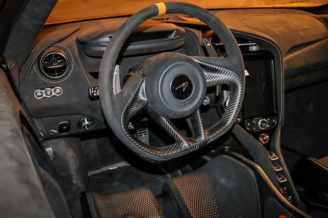 Đại gia lan đột biến chi hơn 33 tỷ tậu siêu xe - Hình 6 Dai gia lan dot bien chi hon 33 ty tau sieu xe-Hinh-6