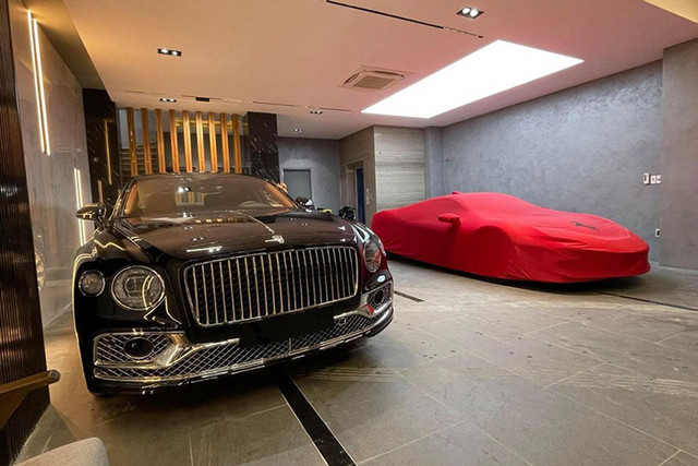 Đại gia lan đột biến chi hơn 33 tỷ tậu siêu xe - Hình 3 Dai gia lan dot bien chi hon 33 ty tau sieu xe-Hinh-3