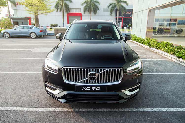 Các mẫu xe sang Volvo đang giảm giá đến hơn 300 triệu đồng - Hình 2 Cac mau xe sang Volvo dang giam gia den hon 300 trieu dong-Hinh-2