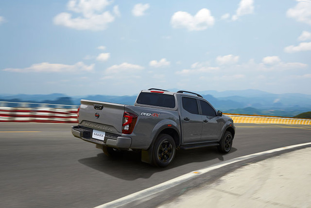 Bán tải Nissan Navara 2022 chuẩn khí thải Euro 5 giá từ 945 triệu tại Việt Nam - Hình 10 Ban tai Nissan Navara 2022 chuan khi thai Euro 5 gia tu 945 trieu tai Viet Nam-Hinh-10
