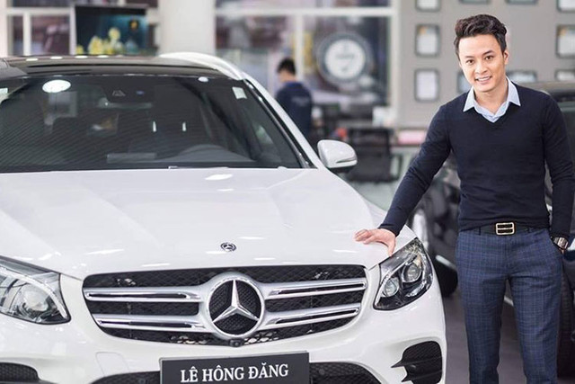 Diễn viên Hồng Đăng "tay chơi" các loại xe thứ thiệt Dien vien Hong Dang
