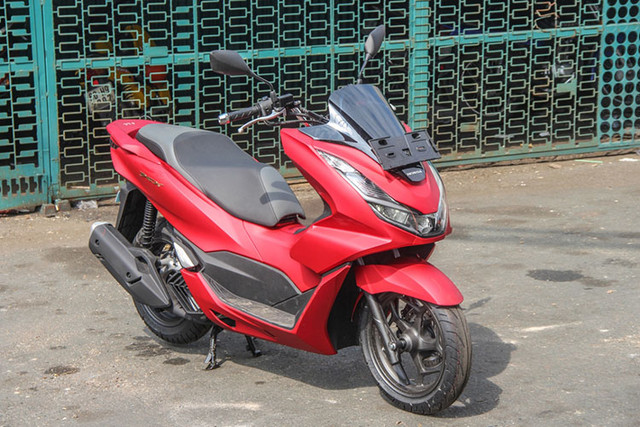 Ngắm Honda PCX 160 đầu tiên về Việt Nam giá hơn 80 triệu đồng? Ngam Honda PCX 160 dau tien ve Viet Nam gia hon 80 trieu dong?