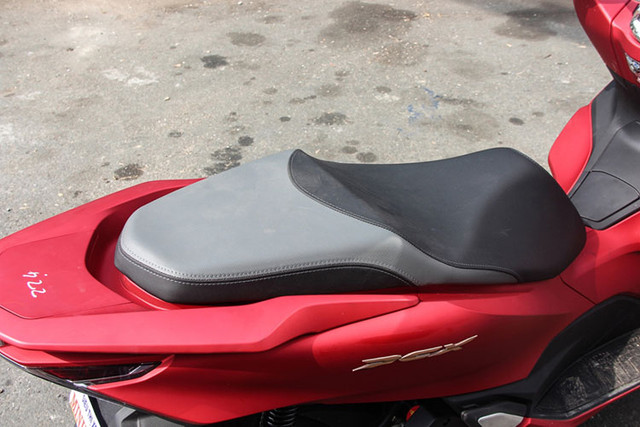 Ngắm Honda PCX 160 đầu tiên về Việt Nam giá hơn 80 triệu đồng? - Hình 6 Ngam Honda PCX 160 dau tien ve Viet Nam gia hon 80 trieu dong?-Hinh-6
