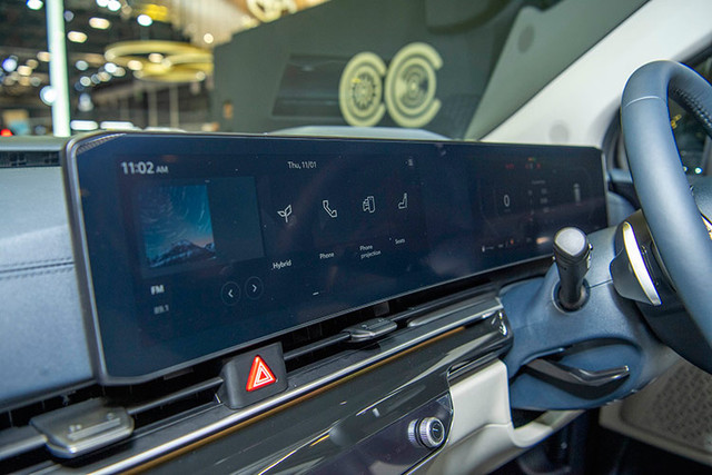 Mẫu xe MPV Kia Carnival 2024 có 3 phiên bản sắp được chào bán - Hình 7 Mau xe MPV Kia Carnival 2024 co 3 phien ban sap duoc chao ban-Hinh-7