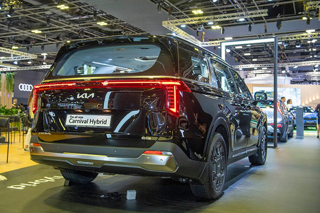 Mẫu xe MPV Kia Carnival 2024 có 3 phiên bản sắp được chào bán - Hình 10 Mau xe MPV Kia Carnival 2024 co 3 phien ban sap duoc chao ban-Hinh-10