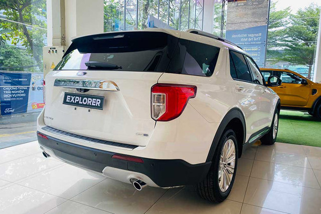 Người mua Ford Explorer tại Việt Nam được ưu đãi 70 triệu đồng - Hình 3 Nguoi mua Ford Explorer tai Viet Nam duoc uu dai 70 trieu dong-Hinh-3