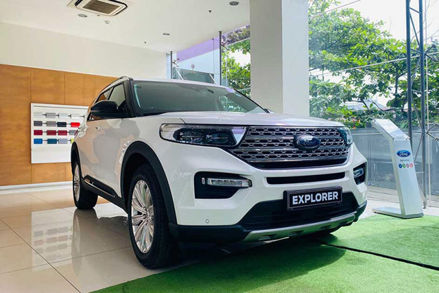 Người mua Ford Explorer tại Việt Nam được ưu đãi 70 triệu đồng Nguoi mua Ford Explorer tai Viet Nam duoc uu dai 70 trieu dong