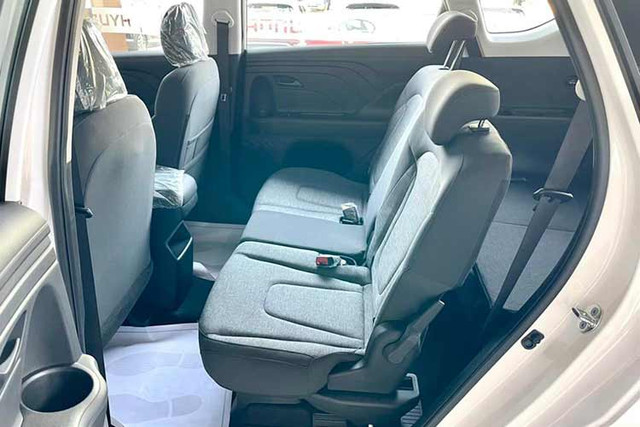 Hyundai Stargazer bản tiêu chuẩn rẻ hơn Accent số sàn - Hình 5 Hyundai Stargazer ban tieu chuan re hon Accent so san-Hinh-5