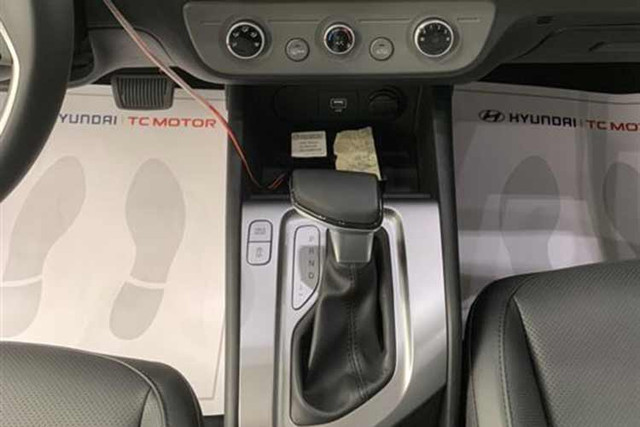 Hyundai Stargazer bản tiêu chuẩn rẻ hơn Accent số sàn - Hình 7 Hyundai Stargazer ban tieu chuan re hon Accent so san-Hinh-7