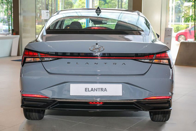 Giá xe Hyundai Elantra đang rẻ ngang Accent - Hình 7 Gia xe Hyundai Elantra dang re ngang Accent-Hinh-7