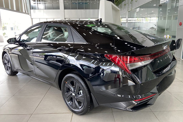 Giá xe Hyundai Elantra đang rẻ ngang Accent - Hình 3 Gia xe Hyundai Elantra dang re ngang Accent-Hinh-3