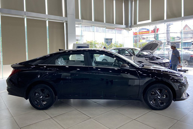 Giá xe Hyundai Elantra đang rẻ ngang Accent - Hình 2 Gia xe Hyundai Elantra dang re ngang Accent-Hinh-2