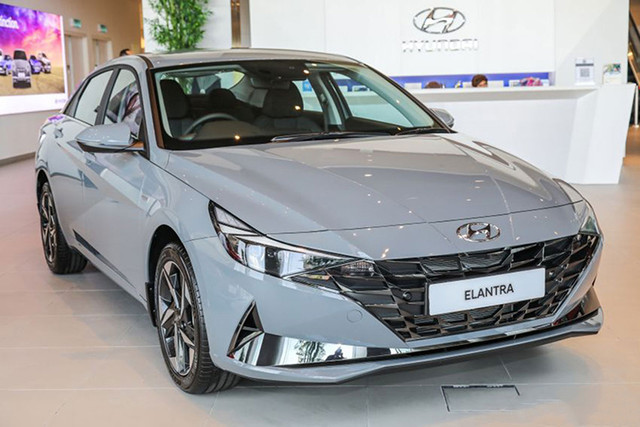 Giá xe Hyundai Elantra đang rẻ ngang Accent - Hình 8 Gia xe Hyundai Elantra dang re ngang Accent-Hinh-8