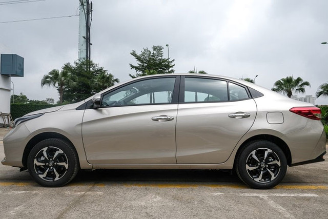 Cận cảnh Toyota Vios 2023 rẻ hơn bản cũ 18 triệu - Hình 2 Can canh Toyota Vios 2023 re hon ban cu 18 trieu-Hinh-2