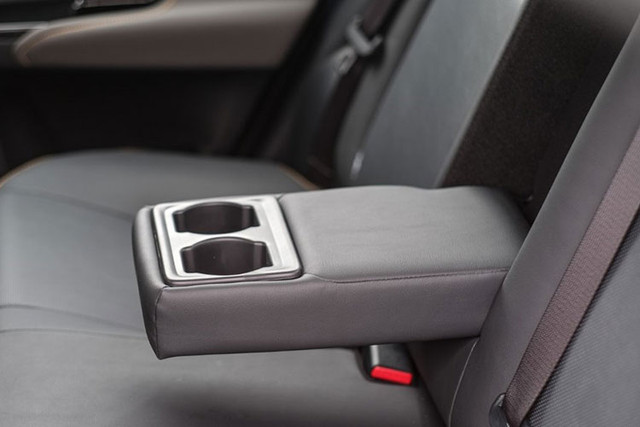 Cận cảnh Toyota Vios 2023 rẻ hơn bản cũ 18 triệu - Hình 10 Can canh Toyota Vios 2023 re hon ban cu 18 trieu-Hinh-10