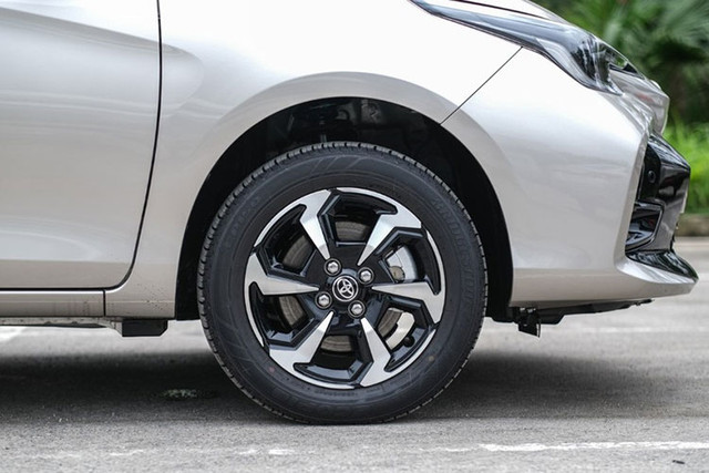 Cận cảnh Toyota Vios 2023 rẻ hơn bản cũ 18 triệu - Hình 5 Can canh Toyota Vios 2023 re hon ban cu 18 trieu-Hinh-5
