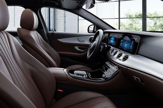 Siêu xe Mercedes-Benz E180 2021 ra mắt giá hơn 2 tỷ đồng - Hình 4 Sieu xe Mercedes-Benz E180 2021 ra mat gia hon 2 ty dong-Hinh-4