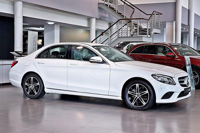 Siêu xe Mercedes-Benz E180 2021 ra mắt giá hơn 2 tỷ đồng - Hình 8 Sieu xe Mercedes-Benz E180 2021 ra mat gia hon 2 ty dong-Hinh-8