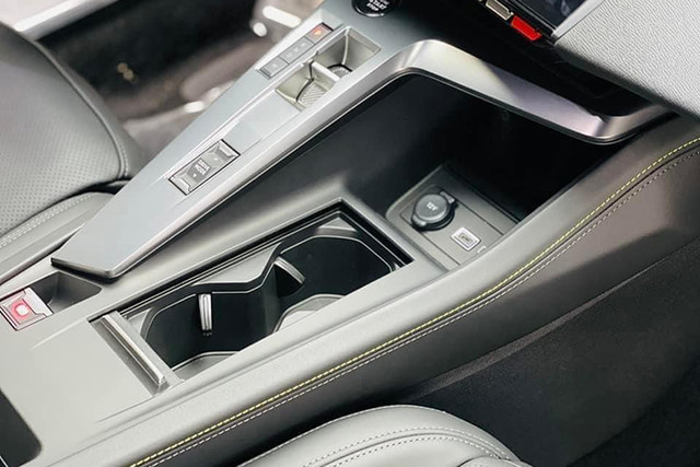 Peugeot 408 được tăng giá bán 20 triệu đồng - Hình 9 Peugeot 408 duoc tang gia ban 20 trieu dong-Hinh-9