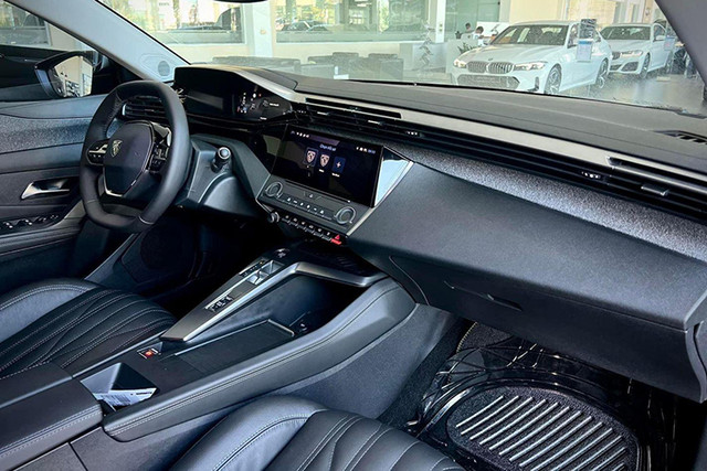 Peugeot 408 được tăng giá bán 20 triệu đồng - Hình 6 Peugeot 408 duoc tang gia ban 20 trieu dong-Hinh-6