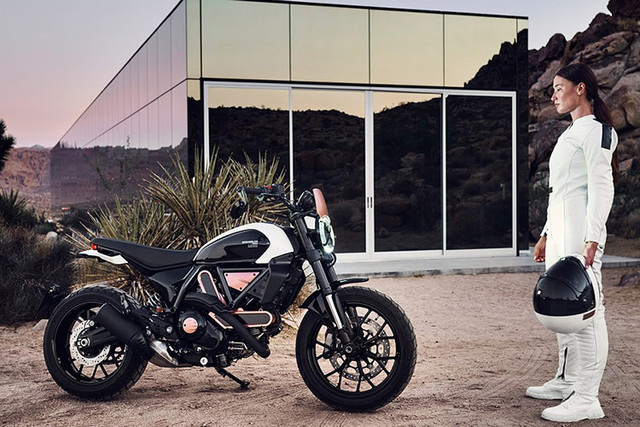 Chi tiết Ducati Scrambler 10 Anniversario Rizoma Edition Chi tiet Ducati Scrambler 10 Anniversario Rizoma Edition