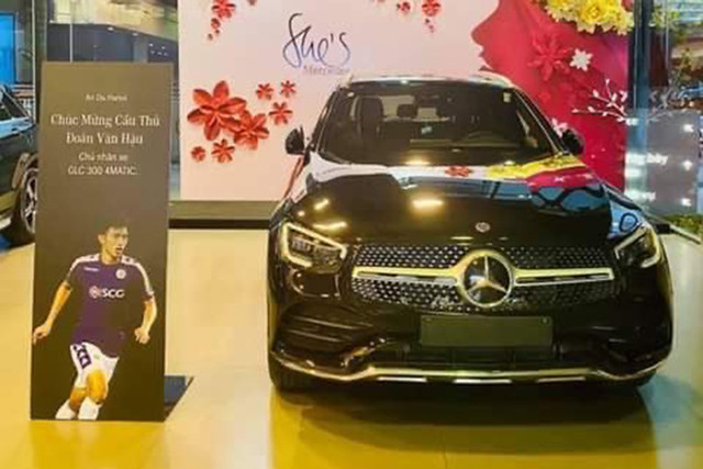 Xe Mercedes-Benz GLC 300 của hậu vệ Đoàn Văn Hậu có gì hấp dẫn? Xe Mercedes-Benz GLC 300 cua hau ve Doan Van Hau co gi hap dan?