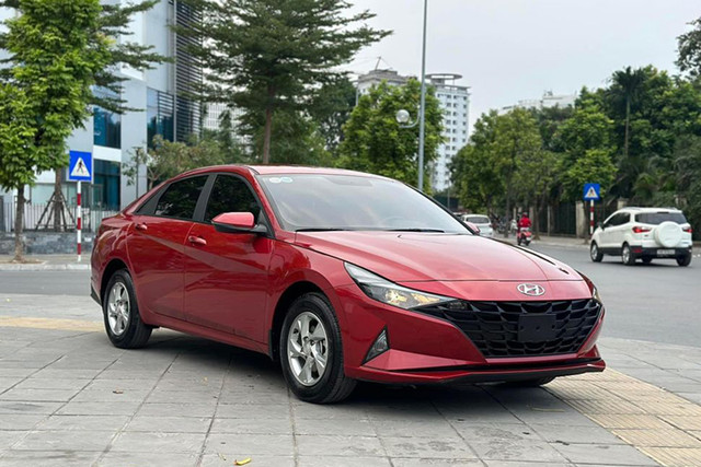 Hyundai Elantra sản xuất 2023 được đại lý áp mã giảm giá 125 triệu Hyundai Elantra san xuat 2023 duoc dai ly ap ma giam gia 125 trieu
