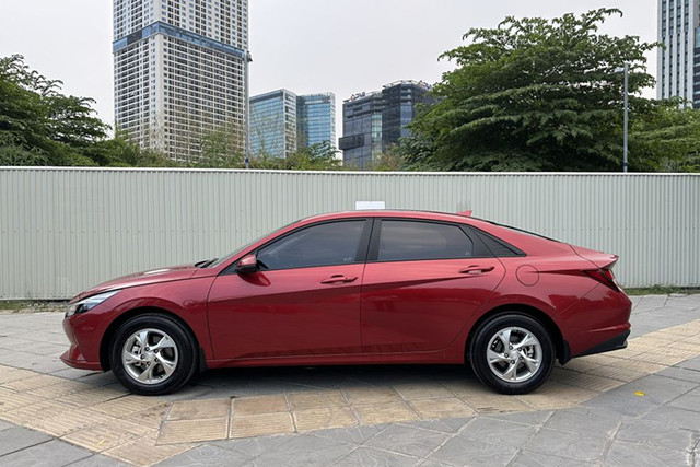 Hyundai Elantra sản xuất 2023 được đại lý áp mã giảm giá 125 triệu - Hình 5 Hyundai Elantra san xuat 2023 duoc dai ly ap ma giam gia 125 trieu-Hinh-5