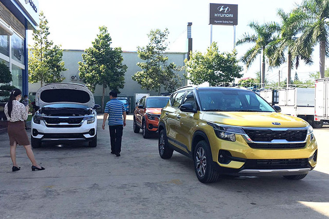 Ôtô đồng loạt tăng giá cuối năm, xe Hàn vẫn hot nhất Oto dong loat tang gia cuoi nam, xe Han van hot nhat