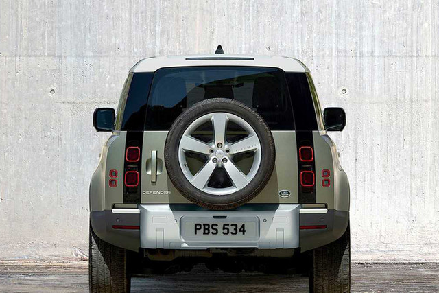 Đại gia Hà Nội chi hơn 5,3 tỷ mua Land Rover Defender trúng biển tứ quý 9 - Hình 7 Dai gia Ha Noi chi hon 5,3 ty mua Land Rover Defender trung bien tu quy 9-Hinh-7