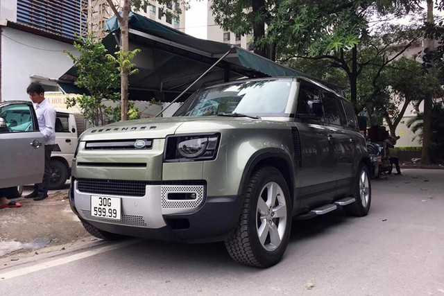 Đại gia Hà Nội chi hơn 5,3 tỷ mua Land Rover Defender trúng biển tứ quý 9 Dai gia Ha Noi chi hon 5,3 ty mua Land Rover Defender trung bien tu quy 9