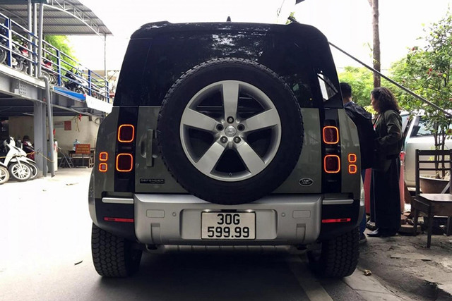 Đại gia Hà Nội chi hơn 5,3 tỷ mua Land Rover Defender trúng biển tứ quý 9 - Hình 4 Dai gia Ha Noi chi hon 5,3 ty mua Land Rover Defender trung bien tu quy 9-Hinh-4