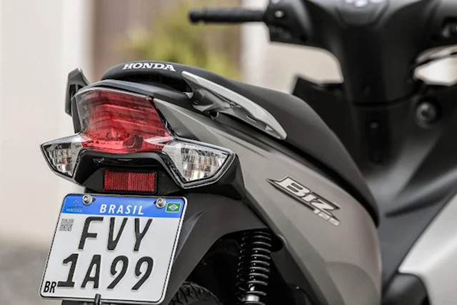 Chiếc xe máy số phổ thông đắt hơn SH Mode - Hình 6 Chiec xe may so pho thong dat hon SH Mode-Hinh-6