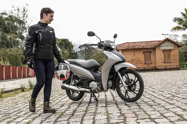 Chiếc xe máy số phổ thông đắt hơn SH Mode - Hình 8 Chiec xe may so pho thong dat hon SH Mode-Hinh-8