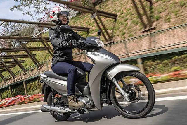 Chiếc xe máy số phổ thông đắt hơn SH Mode - Hình 9 Chiec xe may so pho thong dat hon SH Mode-Hinh-9