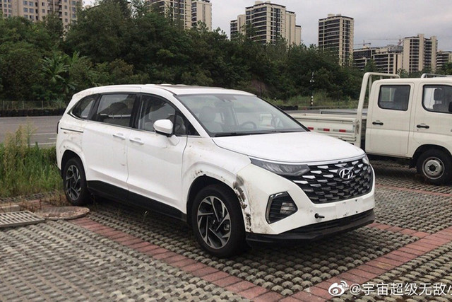 Hyundai Custo lộ diện trước ngày ra mắt Hyundai Custo lo dien truoc ngay ra mat