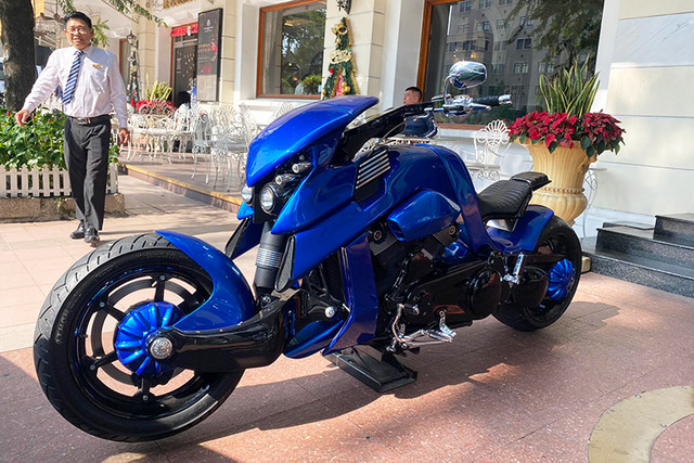 Cặp vợ chồng sở hữu đôi "quái thú" V-Rex Travertson gần 4 tỷ ở Sài Gòn - Hình 6 Cap vo chong so huu doi