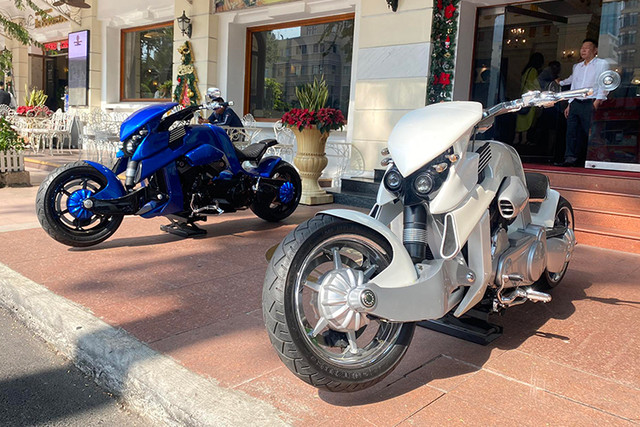 Cặp vợ chồng sở hữu đôi "quái thú" V-Rex Travertson gần 4 tỷ ở Sài Gòn - Hình 3 Cap vo chong so huu doi