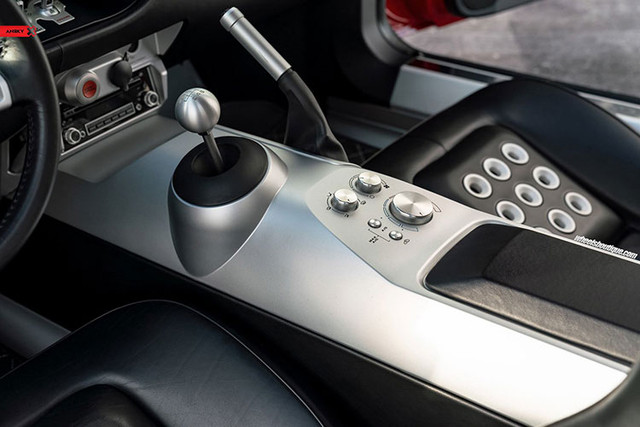 Ford GT siêu hiếm đầu tiên lộ diện trên phố Việt Nam - Hình 4 Ford GT sieu hiem dau tien lo dien tren pho Viet Nam-Hinh-4