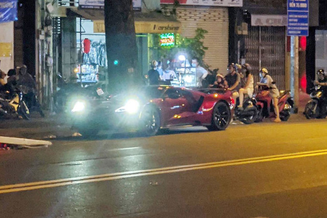 Ford GT siêu hiếm đầu tiên lộ diện trên phố Việt Nam Ford GT sieu hiem dau tien lo dien tren pho Viet Nam