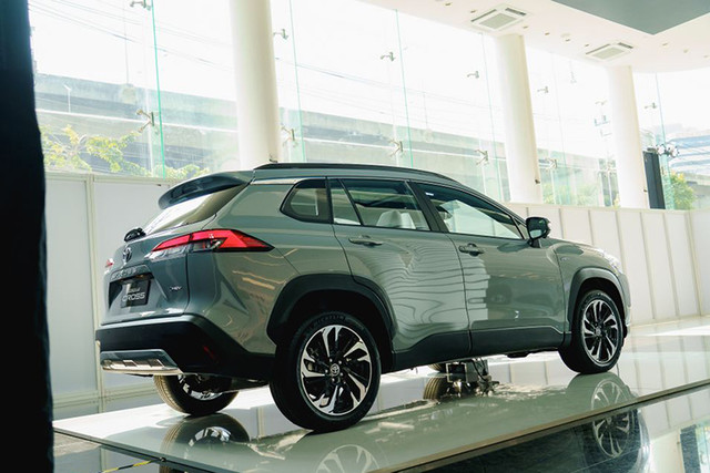 Phiên bản Corolla Cross 2024 mới có giá bao nhiêu? - Hình 2 Phien ban Corolla Cross 2024 moi co gia bao nhieu?-Hinh-2