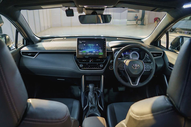 Phiên bản Corolla Cross 2024 mới có giá bao nhiêu? - Hình 6 Phien ban Corolla Cross 2024 moi co gia bao nhieu?-Hinh-6