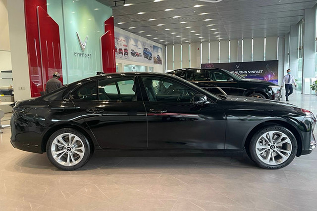 Co hay khong viec gia xe VinFast Lux A2.0 chi 590 trieu dong?-Hinh-2