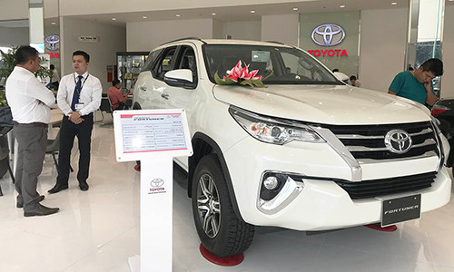 Đề xuất giảm phí trước bạ và thuế, giá ôtô tại Việt Nam sẽ giảm mạnh? De xuat giam phi truoc ba va thue, gia oto tai Viet Nam se giam manh?