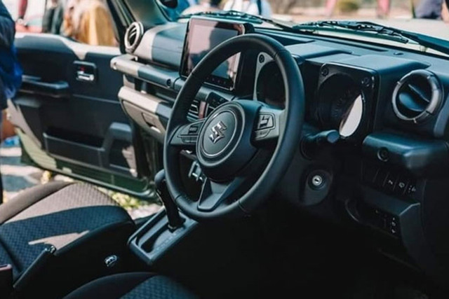 Suzuki Jimny 5 cửa từ 681 triệu đồng Đông Nam Á, có về Việt Nam? - Hình 7 Suzuki Jimny 5 cua tu 681 trieu dong Dong Nam A, co ve Viet Nam?-Hinh-7